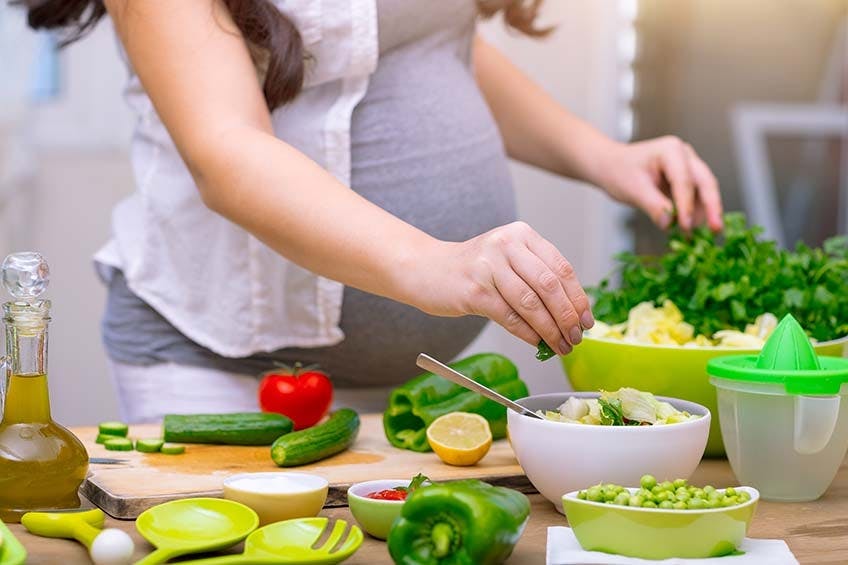 Ácido fólico vs. folato. ¿Cuál es el mejor suplemento para la planificación familiar y para mantener un embarazo saludable?